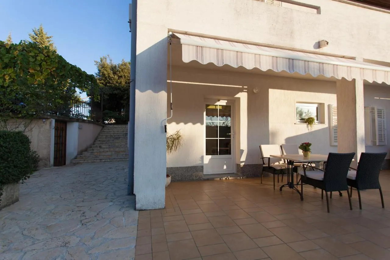 Apartment Jadranka Quiet & Near The Beach! Krk Town