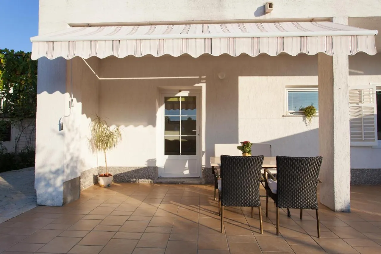 Apartment Jadranka Quiet & Near The Beach! Krk Town 0*,