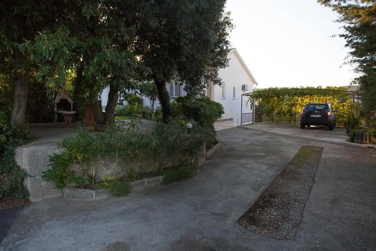 Apartment Jadranka Quiet & Near The Beach! Krk Town