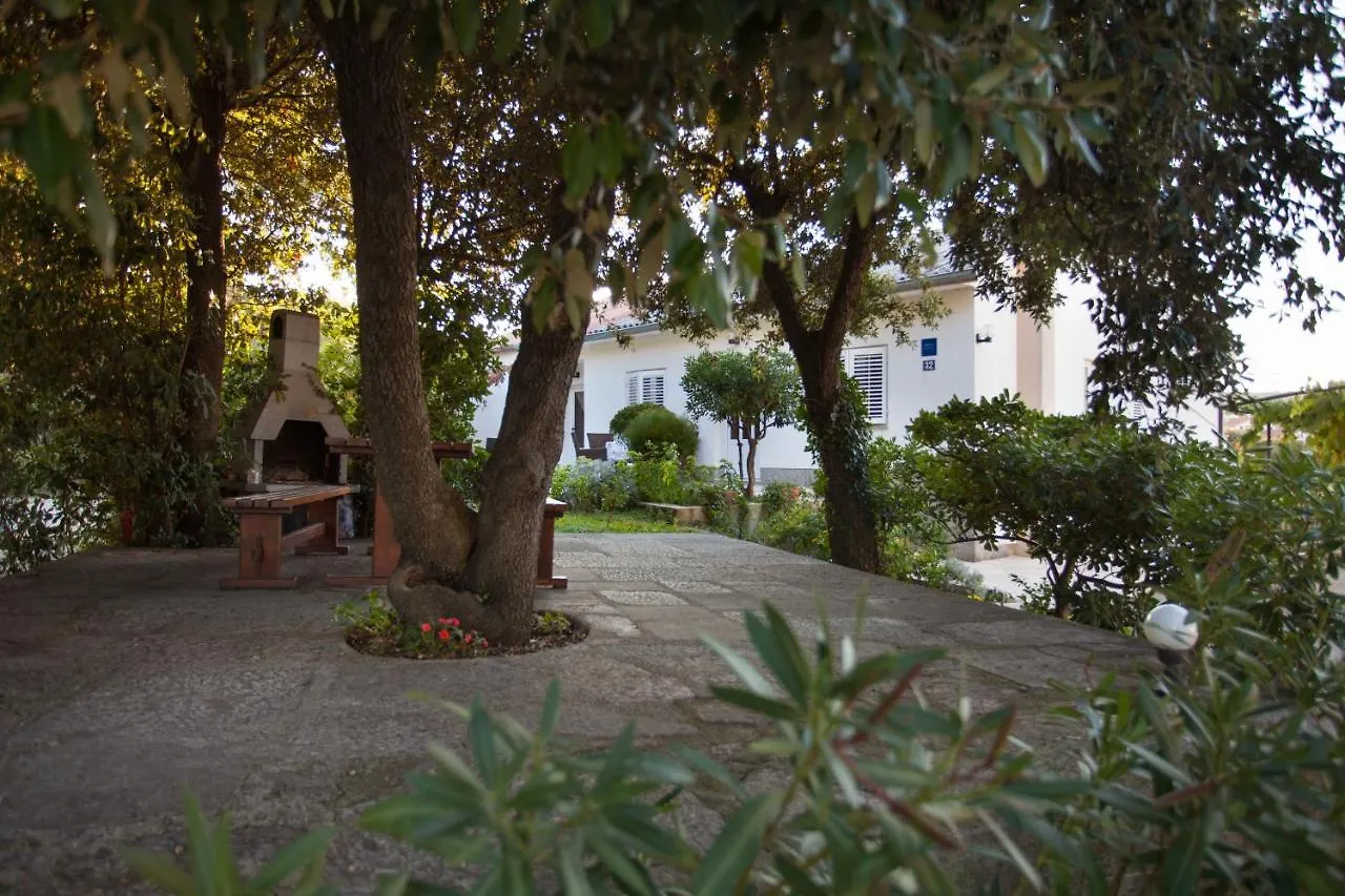 Apartment Jadranka Quiet & Near The Beach! Krk Town